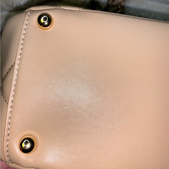 Ellen Tracy Smooth Diamond Quilted Top Flap Satchel Hand Bag - Picture 8 of 11